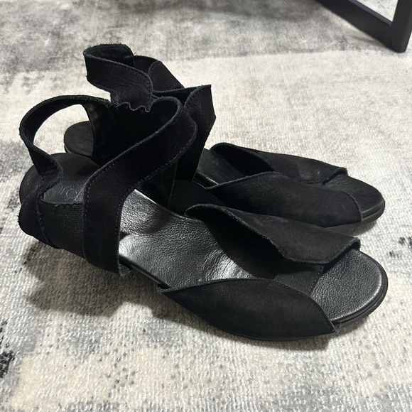 ARCHE Black Soft Ankle Strap Open Toe Sandals Wedges  Size 38 - Picture 1 of 9